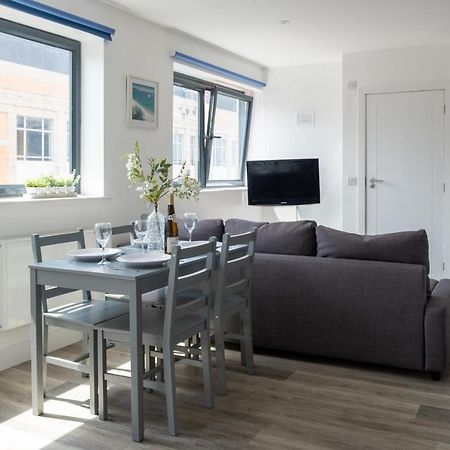Modern One Bedroom Apartment In Town Centre & 4 Min To The Beach Bournemouth Exterior photo